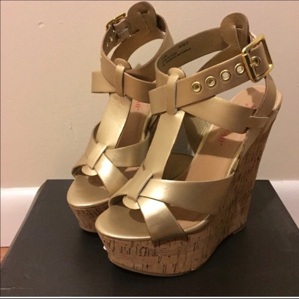 Just Fab - Gold Cork Wedges
